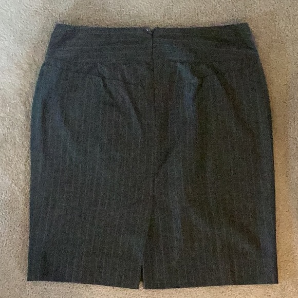 Gap Pin Striped Skirt - Picture 3 of 4